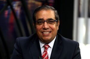 حمزة زوبع يكتب : تأقلَّمْ أو انْدثرْ